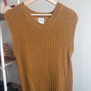 Zara Sweater Vest: Yellow Sweater Vest - Size Medium